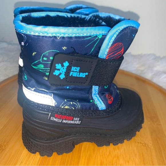 COPY - Ice Fields Snow Boots Toddler Size 6 Blue Space Themed Hook & Loop Pull … - Picture 1 of 9